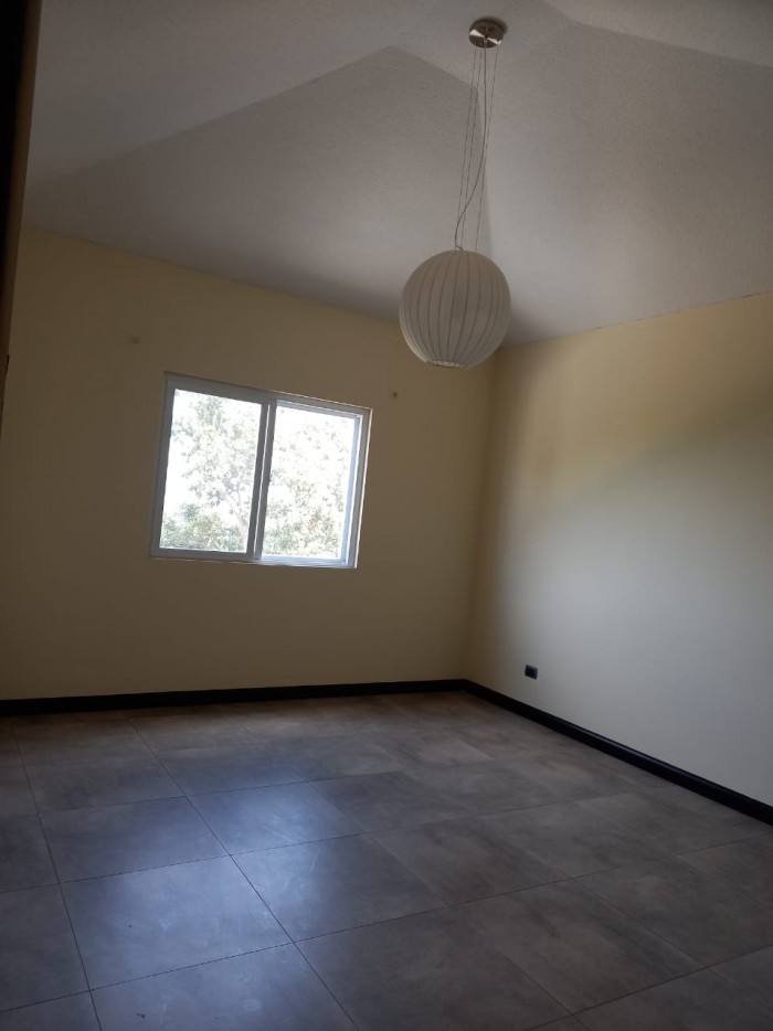 VENDO CASA EN CAÑADAS DEL ENCINAL, ZONA 7 DE MIXCO - Miniatura 6