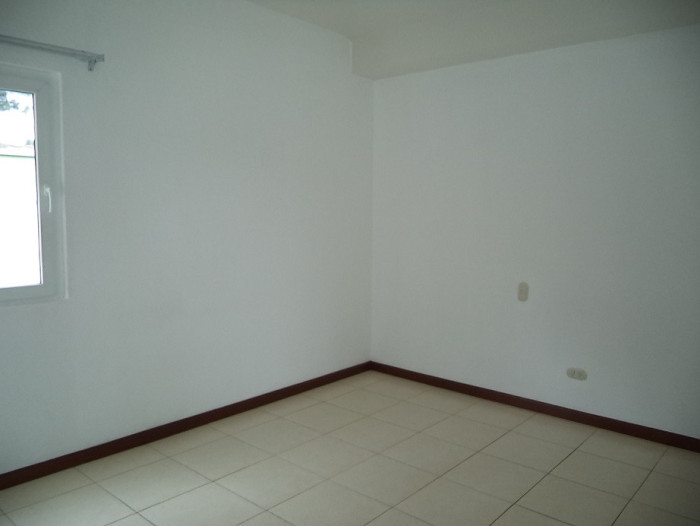 Plus Real Estate renta casa en VHI zona 15 — foto 4
