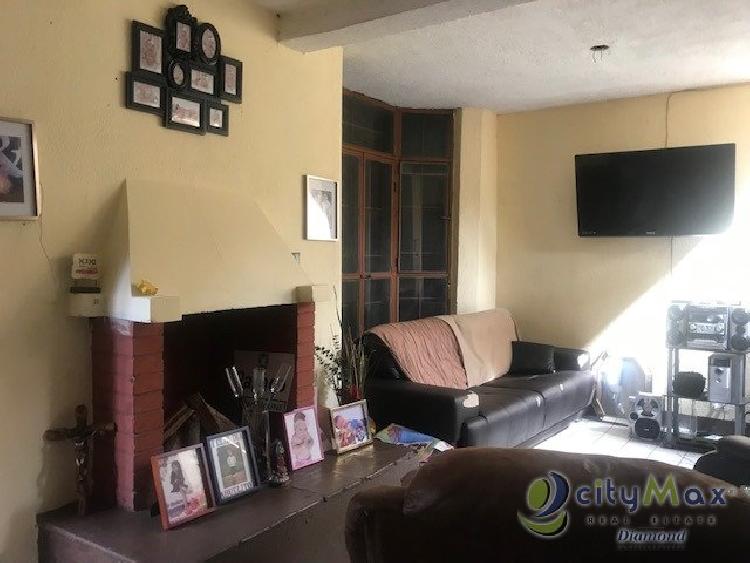 Venta de Casa sobre calle principal en Col. Mariscal - Image 2