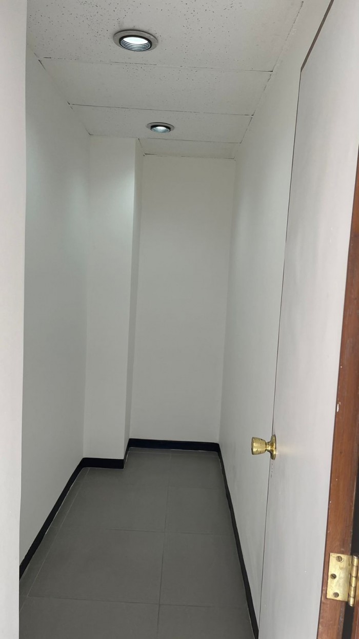 Oficina en #renta en zona Comercial - Image 1