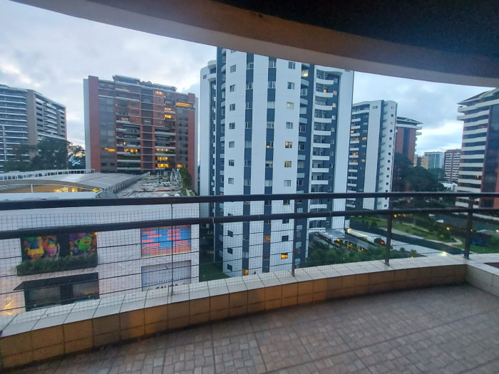 ALQUILO APARTAMENTO EN ZONA 14 FRENTE A LA NORIA — foto 4