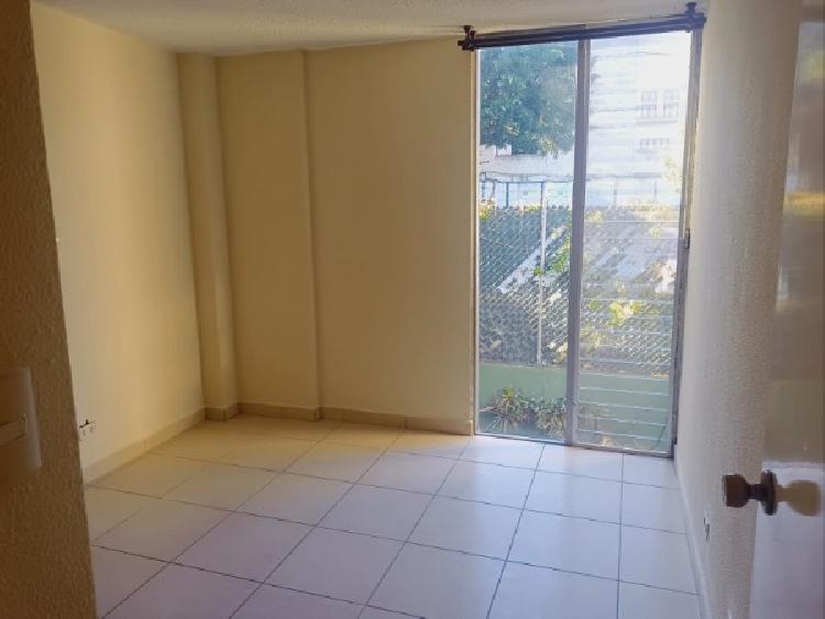 Townhouse en renta y venta zona 14 / La Villa — foto 4