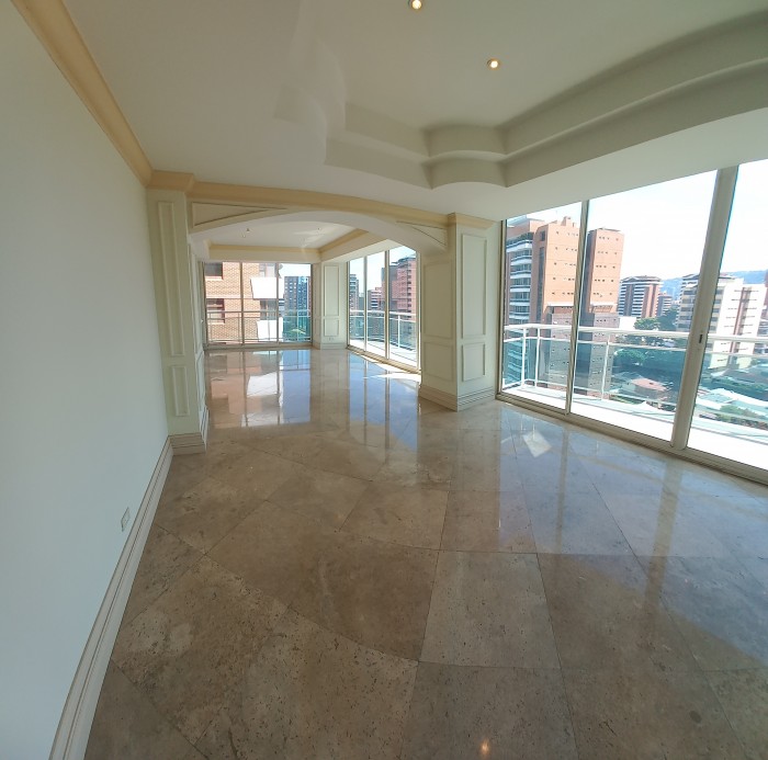 Apartamento en Alquiler Villa Risho Zona 14 con 336Mts - Image 1