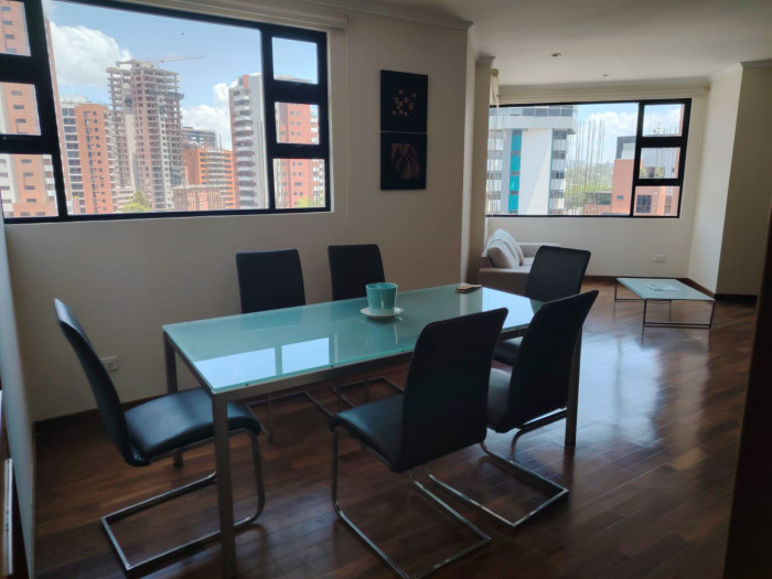 Apartamento semi amueblado en renta en zona 14