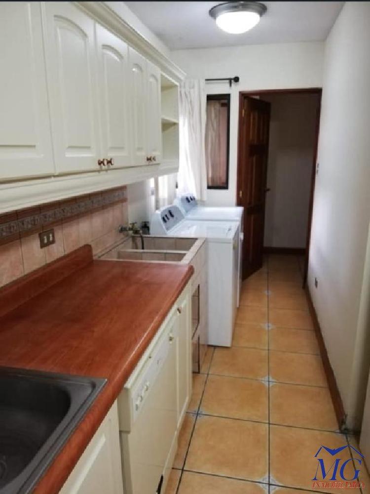 APARTAMENTO EN RENTA ZONA 14 — foto 2