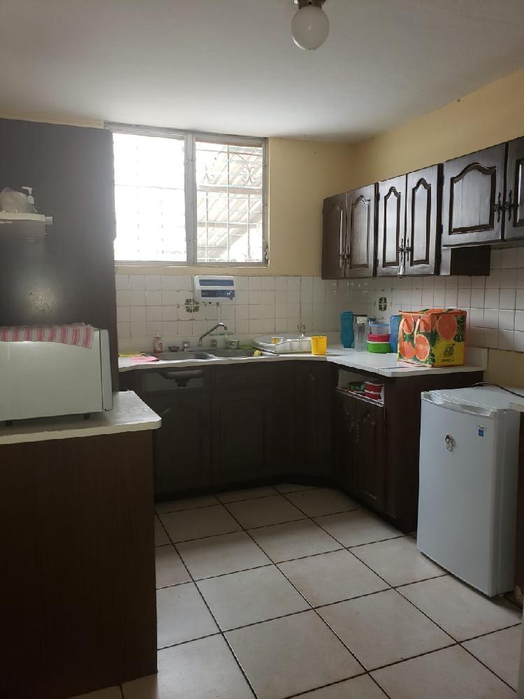 CASA EN RENTA, ZONA 14
