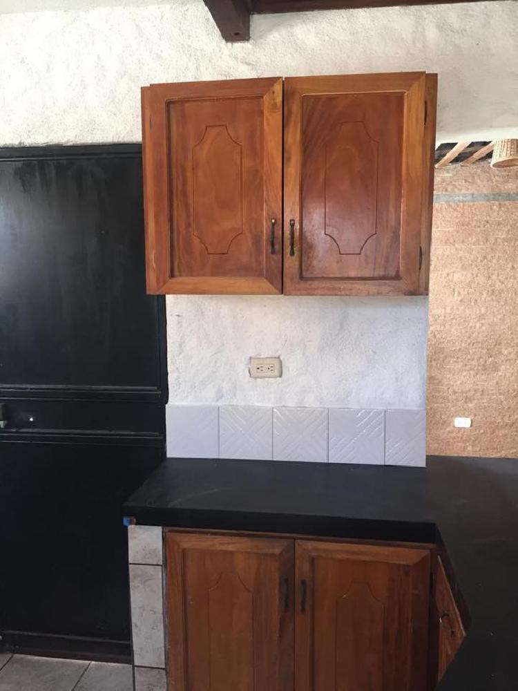 Linda casa en venta en zona 16 jardines de San Isidro — foto 2