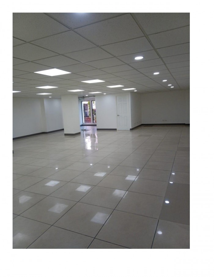 Oficina Comercial en  Renta en zona 9 Guatemala - Miniatura 4