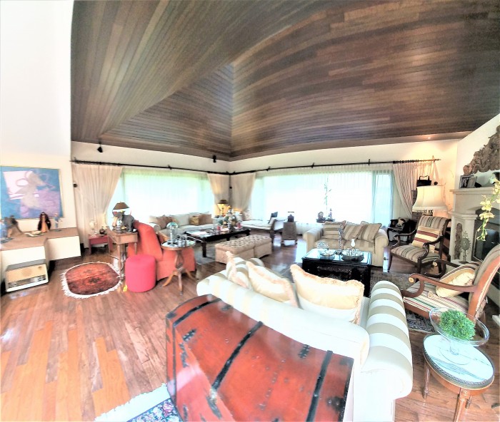 Hermosa Casa en Venta en Zona 14 Guatemala - Image 2