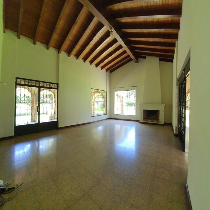 Casa en renta con uso suelo comercial zona 14 - Miniatura 16