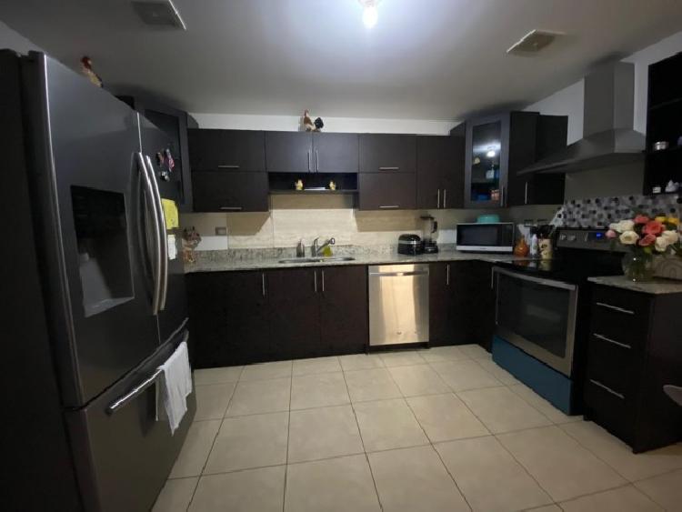 Venta de apartamento en Edificio Mirage, zona 11 - Image 3