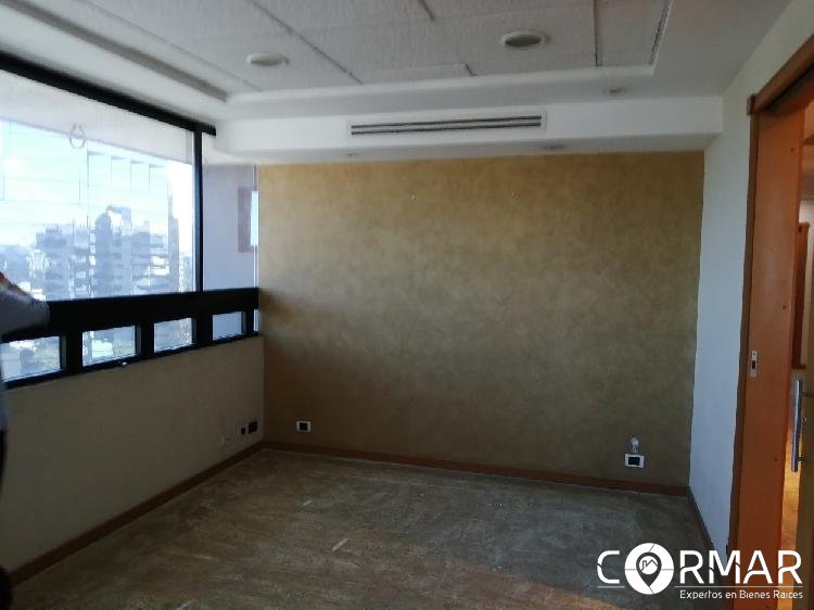 Oficina en alquiler, zona 10 - Cercano a Av. Reforma - Image 4