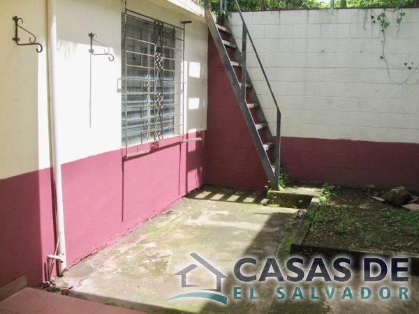 Casa en Santa Tecla Residencial Privado zona céntrica - 8