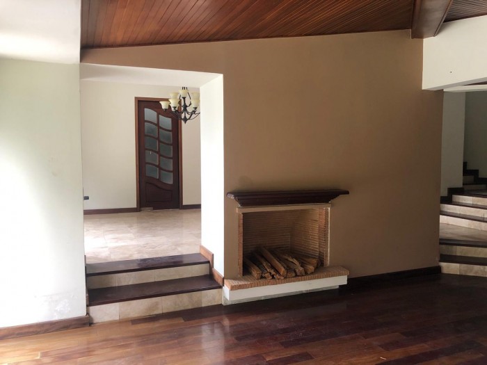 VENDO LINDA CASA EN CARRETERA A EL SALVADOR