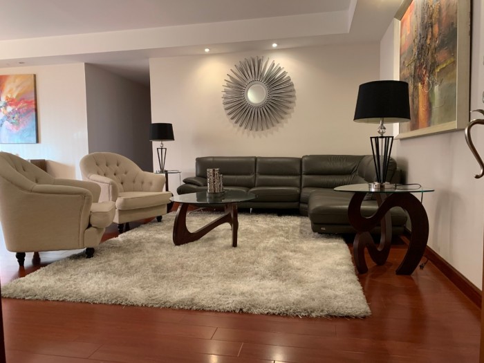 Plus Real Estate renta apartamento amueblado en zona 14