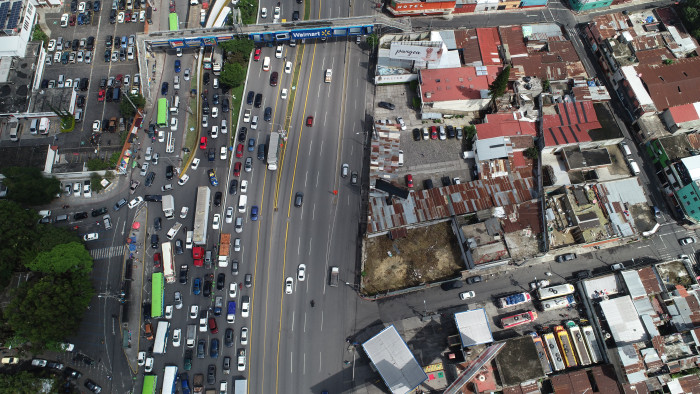 Terreno en alquiler sobre Calzada Roosevelt - Miniatura 6