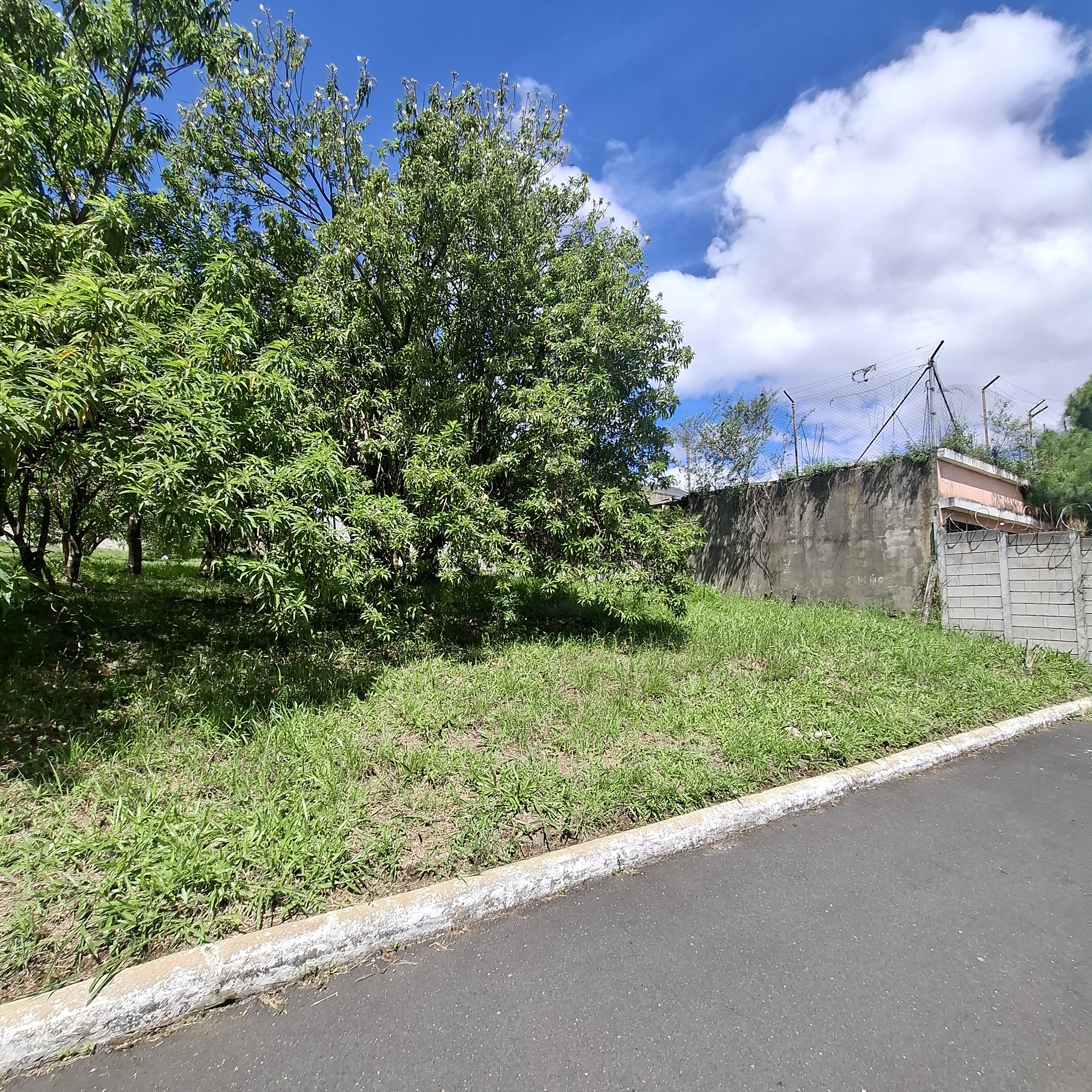 Terreno en venta zona 8 de Mixco San Cristóbal