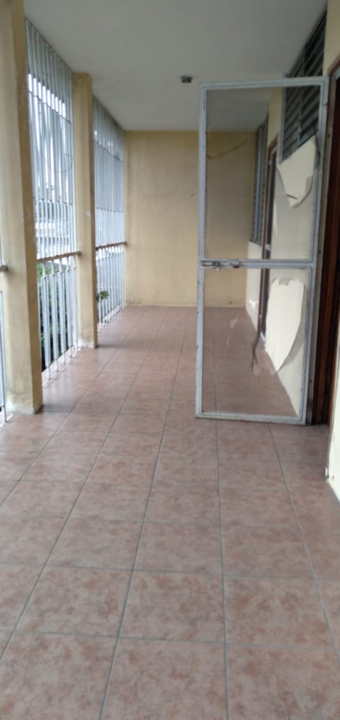 Rento casa comercial en Av. Las Américas z. 13 — foto 8