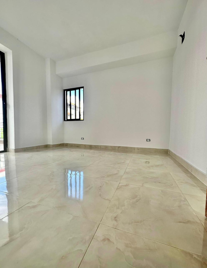 En Venta Apartamento con Terraza en Renacimiento - 3