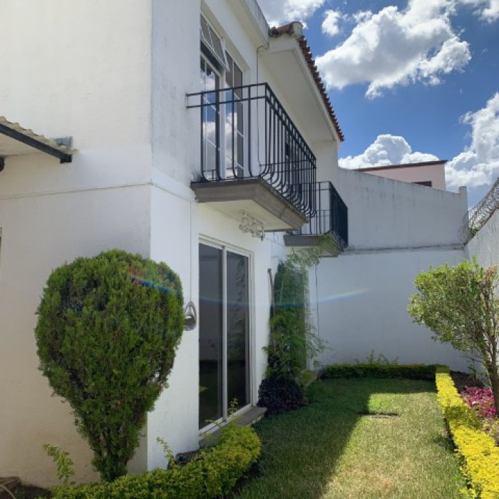 Casa en Venta Bosques de San Nicolas Zona 4 Mixco