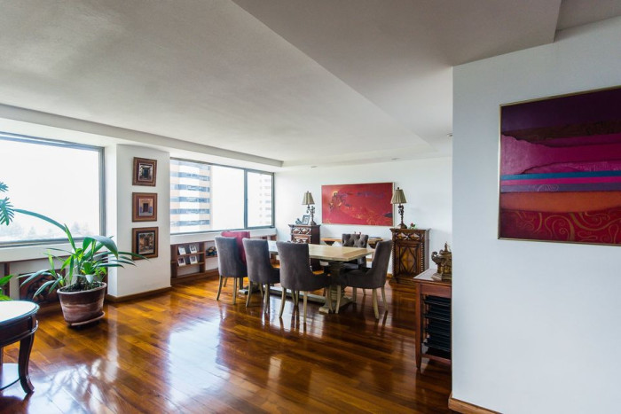 Plus Real Estate vende penthouse en zona 14