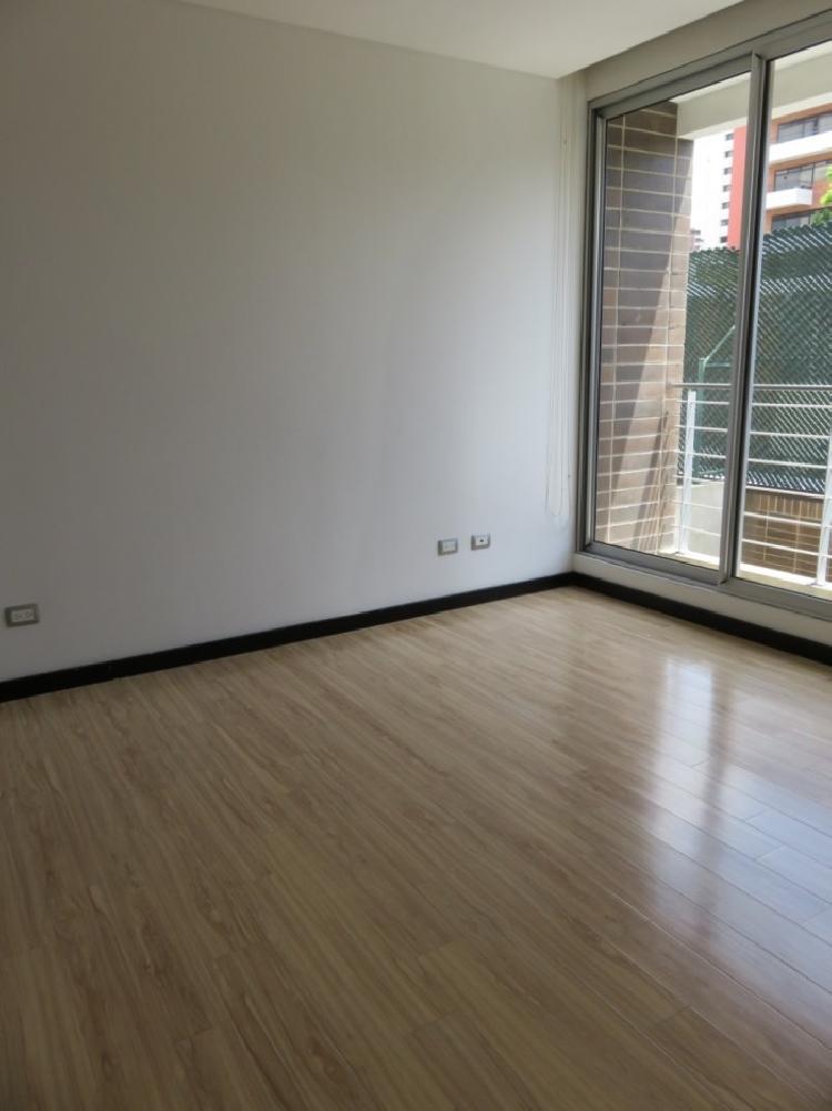 Rento lindo apartamento en zona 14. — foto 2