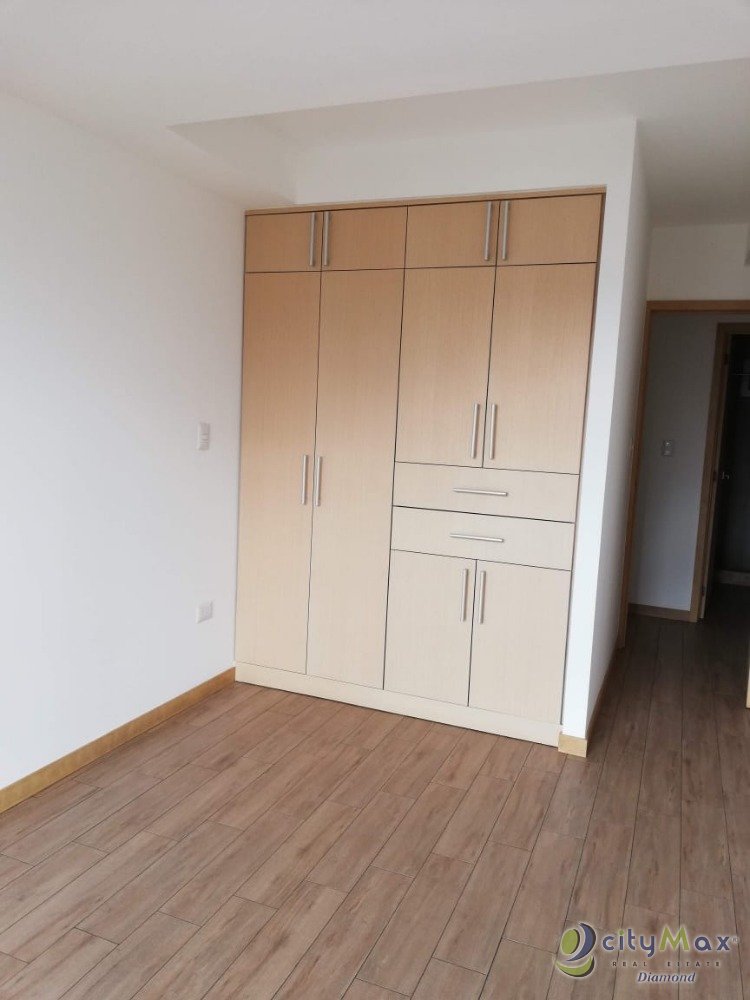 Apartamento de 2 habitaciones en zona 10 — foto 5