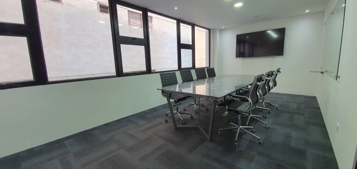 Oficina Nueva en Alquiler en Zona 9 - Miniatura 3