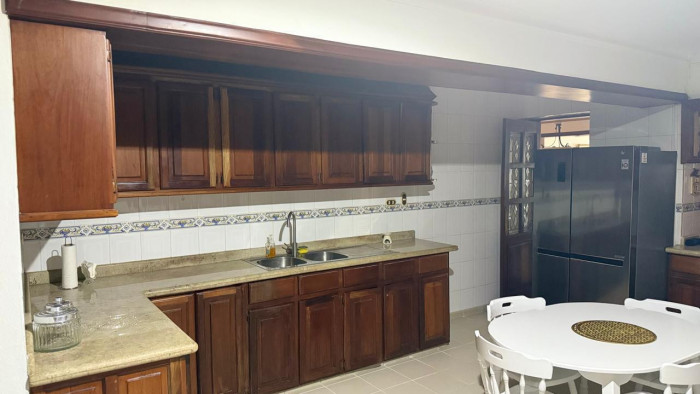 Apartamento Amueblado en Alquiler en Evaristo Morales - 6