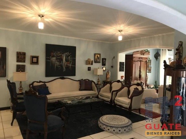 Casa de 486 m2 de construcción en Venta, Muxbal