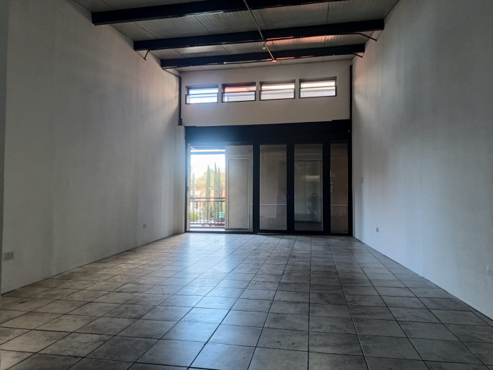 Local Comercial en Renta en Zona 10 - Image 5