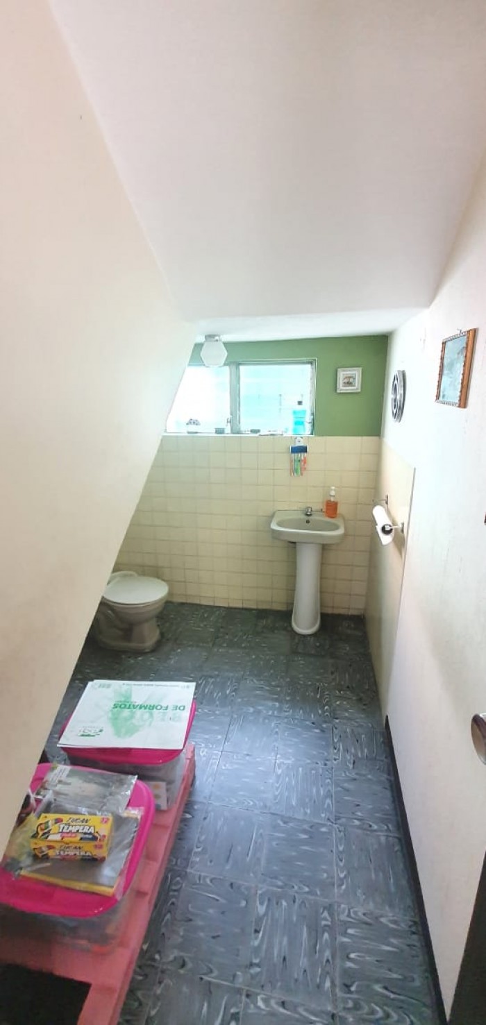 VENDO Casa en Zona 01 - Image 1