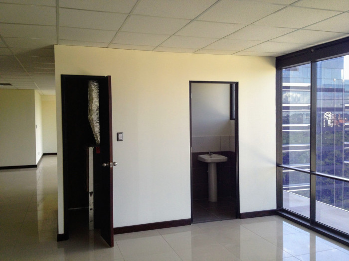 Oficina en venta inversion zona 10 Guatemala — foto 3
