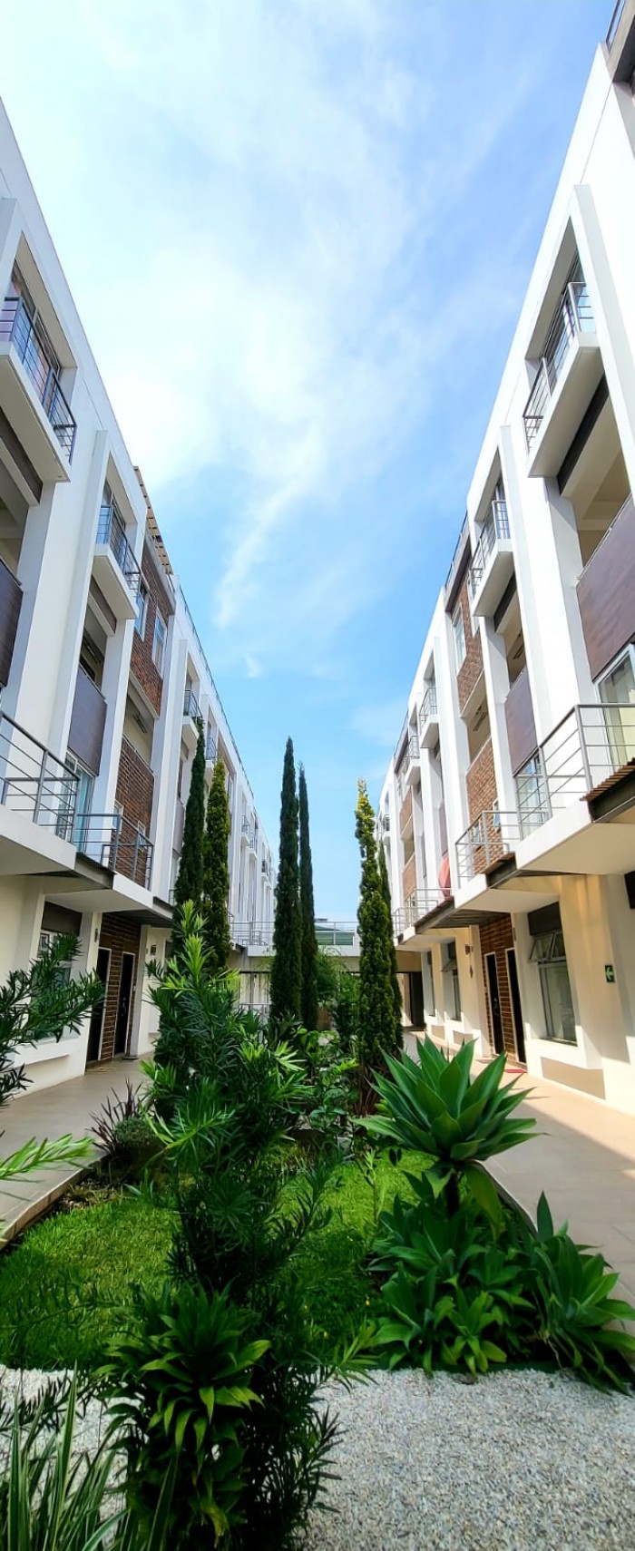 Apartamento en venta en zona 11 de 2 niveles col Toledo — foto 12