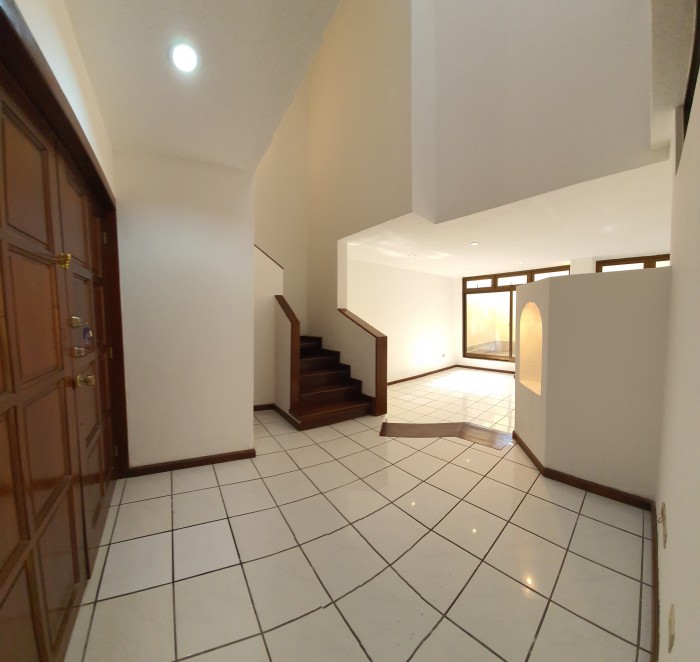 Casa en Renta Zona 10 Guatemala - Miniatura 20