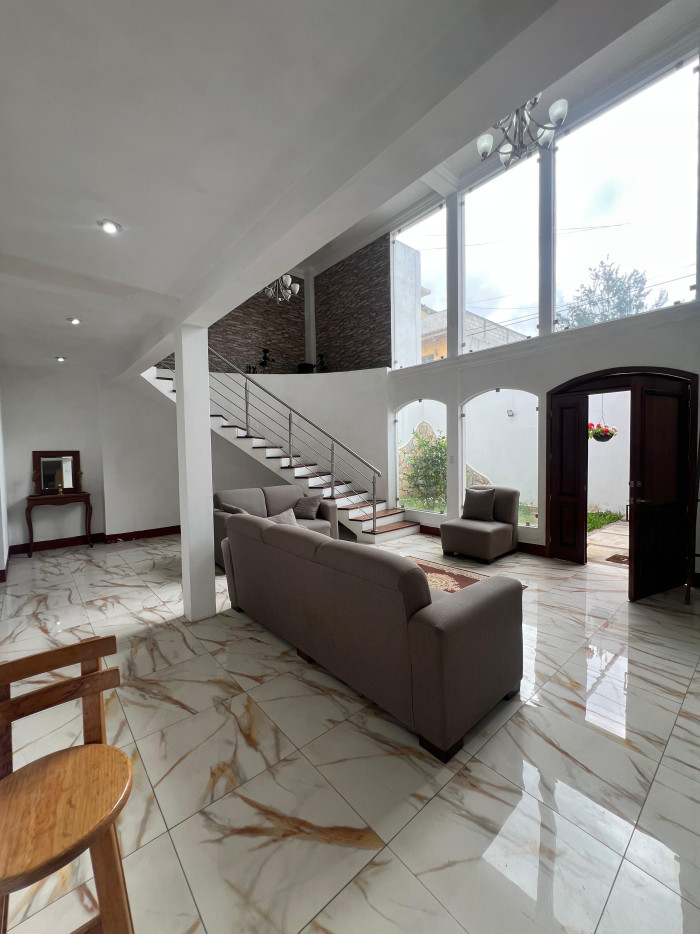Hermosa Casa moderna en Venta a 10 minutos de Antigua - Image 3