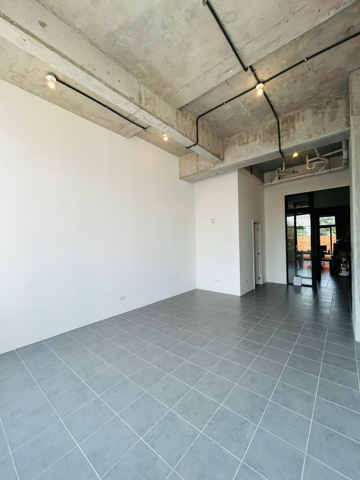 Local Comercial nuevo en renta y venta en zona 10 — foto 4
