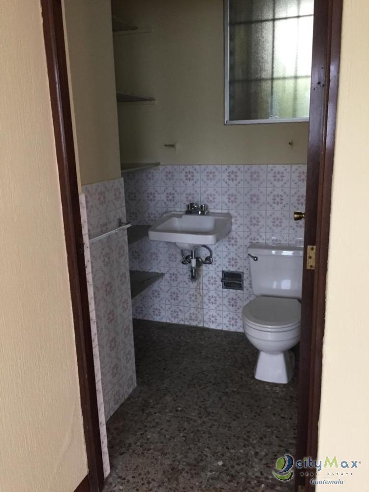 Alquilo oficina ubicada en zona 15 - Miniatura 4