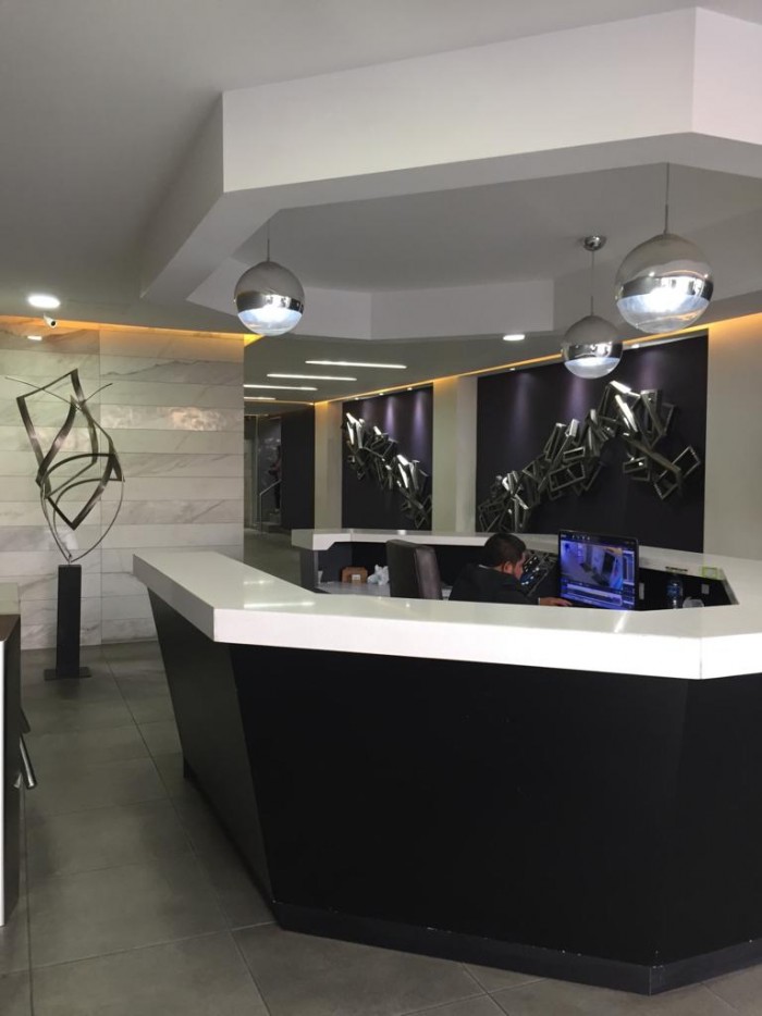 Oficinas en Renta de 2 Niveles en la Zona 9 - Miniatura 7