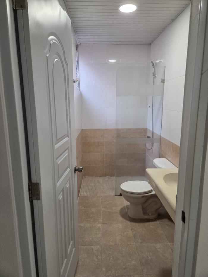 Alquiler de local comercial en Gazcue primer piso - 7