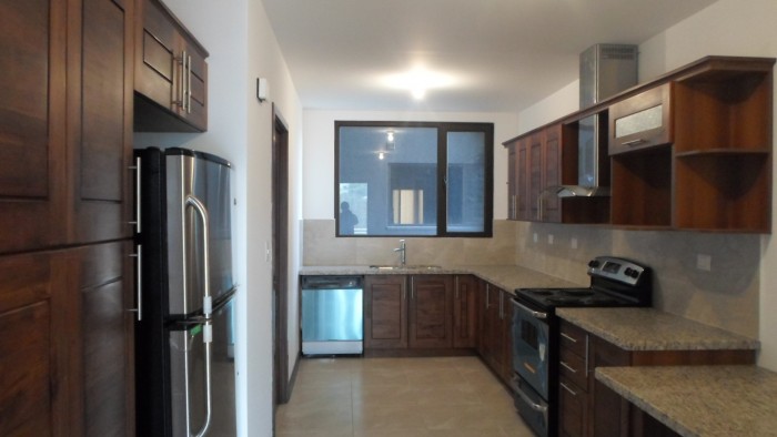 Apartamento en renta en edificio de zona 15 - Miniatura 6