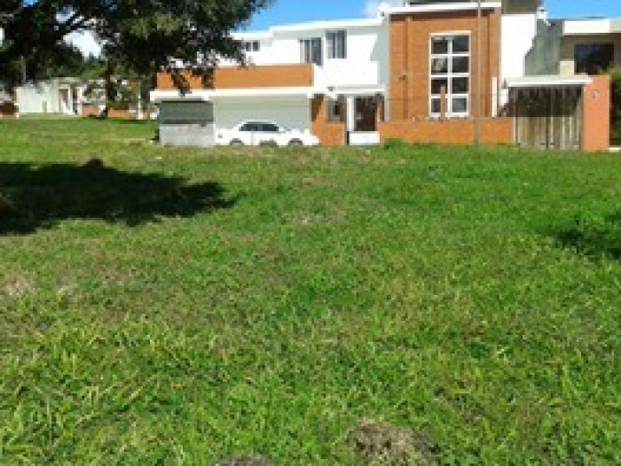 VENDO TERRENO EN BOSQUES DE VILAVERDE KM 26.5 CAES