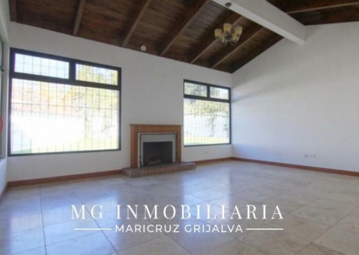 VENDO CASA EN ZONA 14, LA CAÑADA
