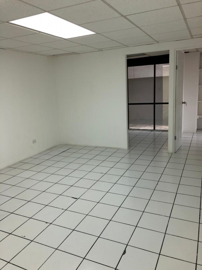 Oficina tabicada de 92 mts. en renta zona 10 Guatemala - Image 3