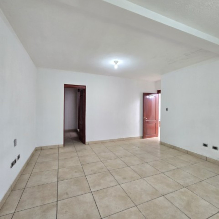 Casa grade en Venta Las Hojarascas Zona 1 de Mixco - Miniatura 22