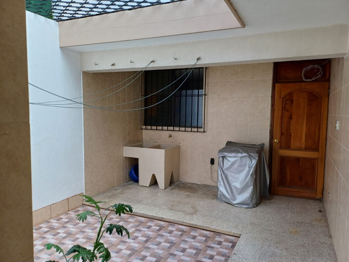 Casa en renta zona 15 Vista Hermosa 1 fuera de garita - Miniatura 10