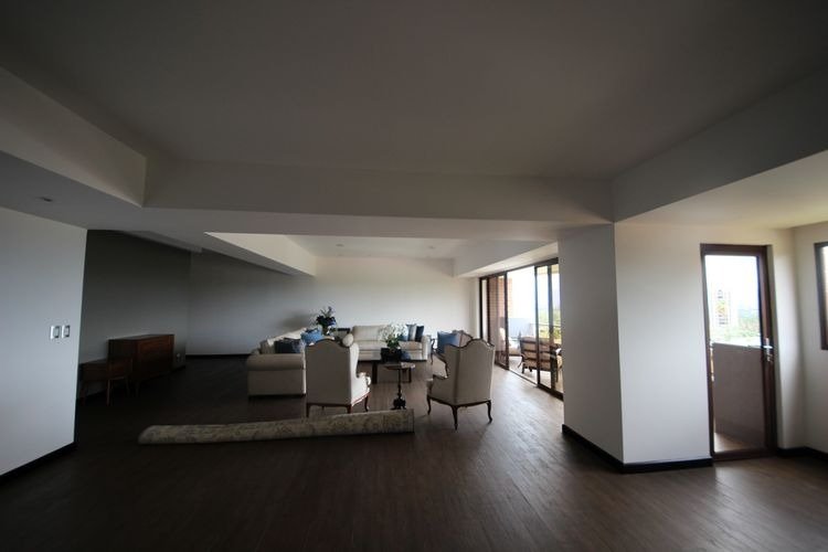 Apartamento amplio en venta en zona 15 Guatemala - Miniatura 2