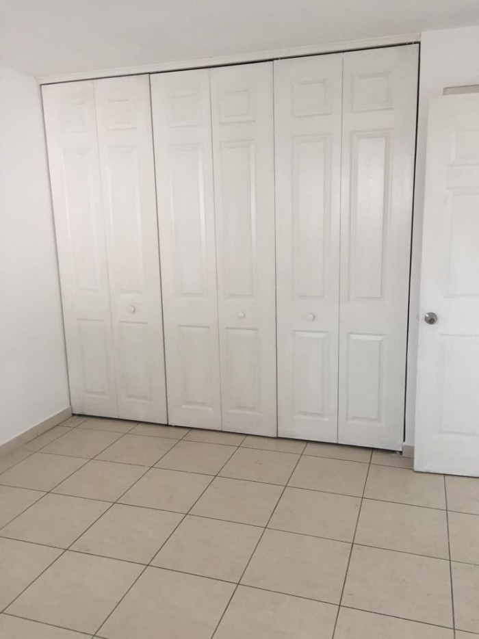 Plus Real Estate renta apartamento en zona 10