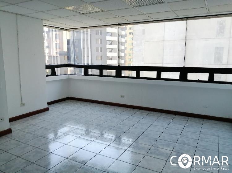 Oficina en renta, zona 10 - Cercana a Avenida Reforma - Image 5