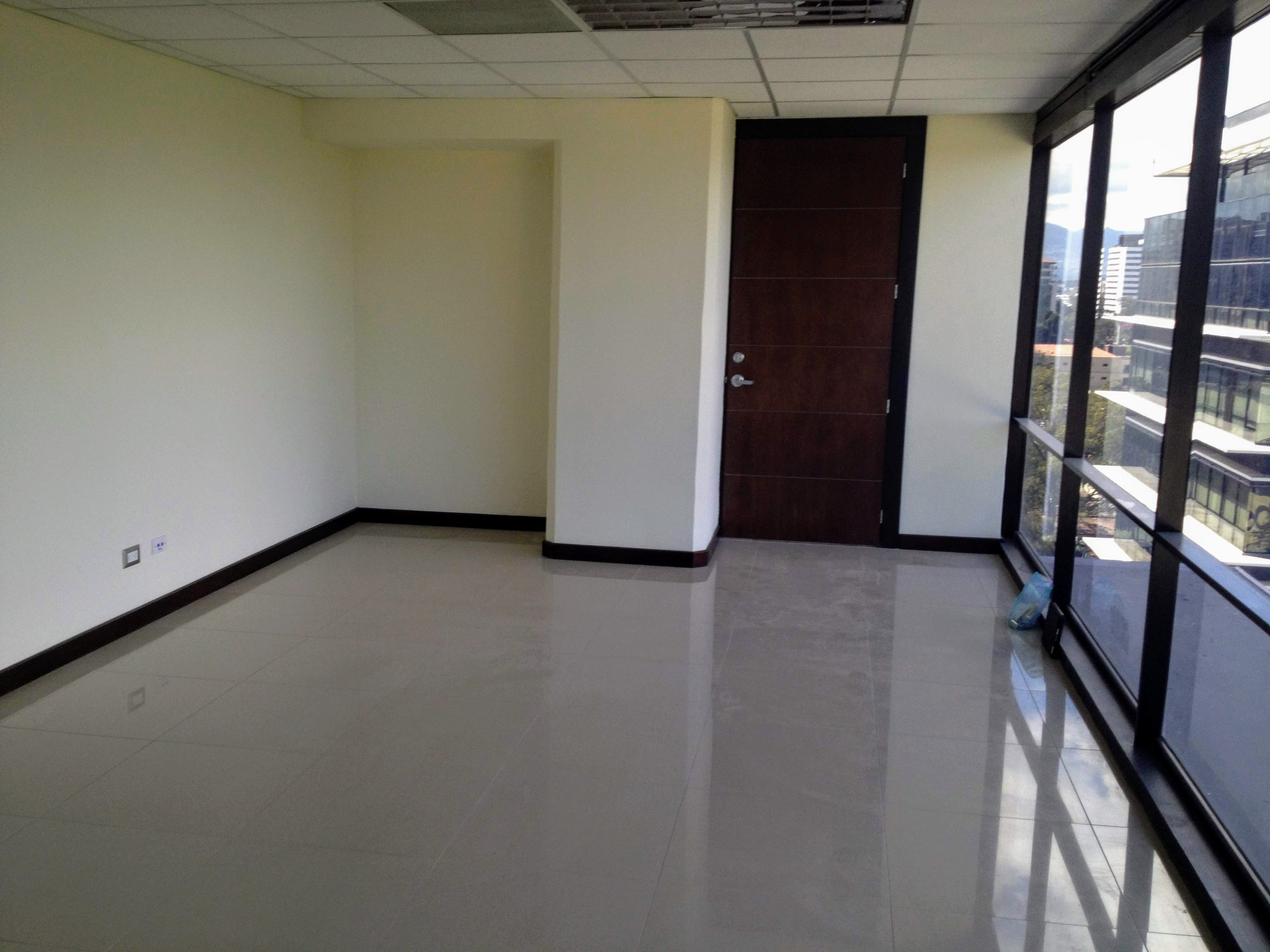 Oficina en venta inversion zona 10 Guatemala